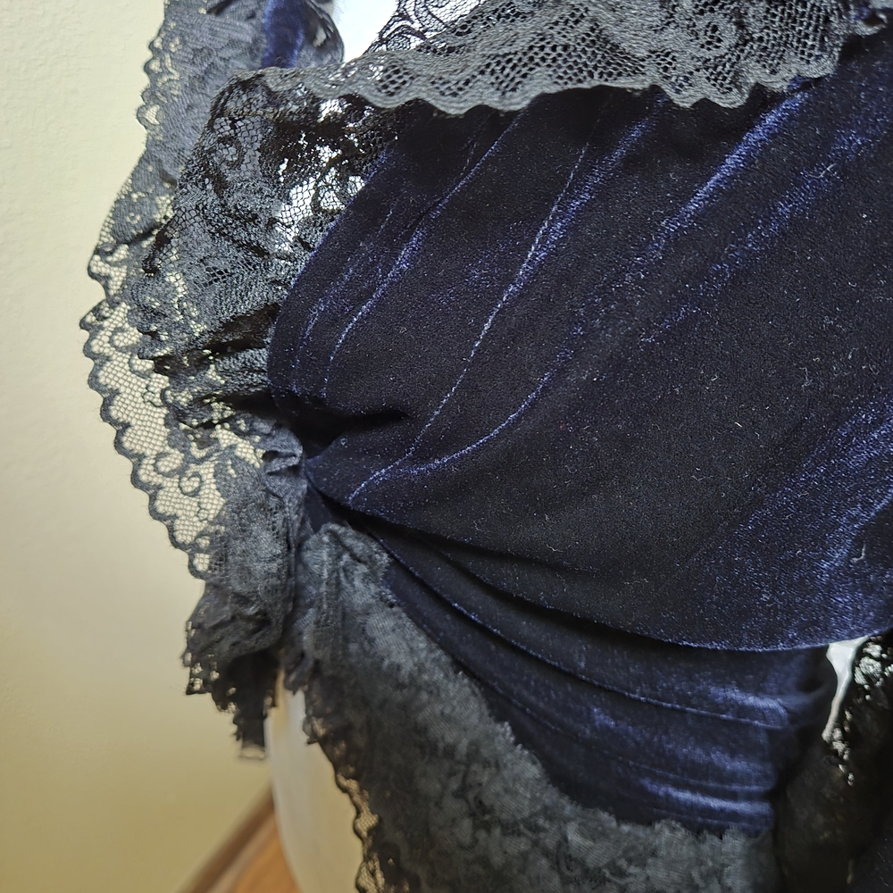 Italian Black Lace-Trimmed Jacket - Picture 5 of 7
